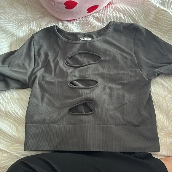 Garage Long Sleeve Crop Top - Picture 4 of 4